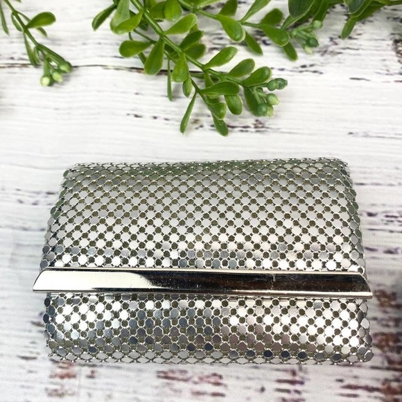 Vintage Tri-Fold Metallic Gold and Silver Key Holder Set - Picture 10 of 11